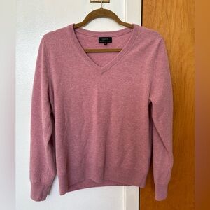Quince Women's V-Neck Sweater in Mauve size M